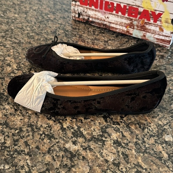 Unionbay Black Velour ballet shoes NIB 8.5 - Picture 4 of 8